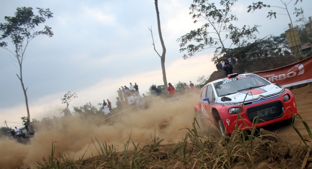 Sean Gelael saat beraksi di Kejurnas Sprint Rally 2023 di Malang 
