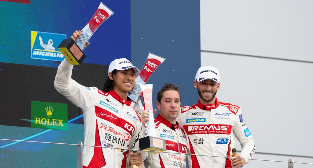 Sean Gelael, Robin Frijns dan Ferdinand Habsburg meraih podium 3 pada ajang 6 Hours of Fuji 