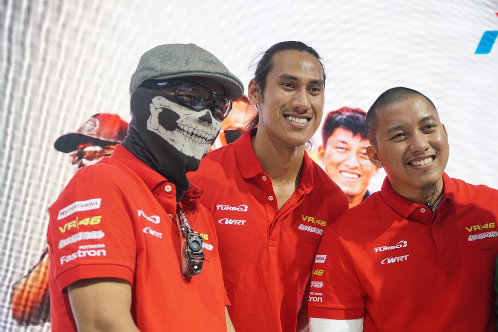 Sean Gelael,  Motomobi dan Ridwan Hanif Ramaikan Booth Pertamina di IIMS 2024