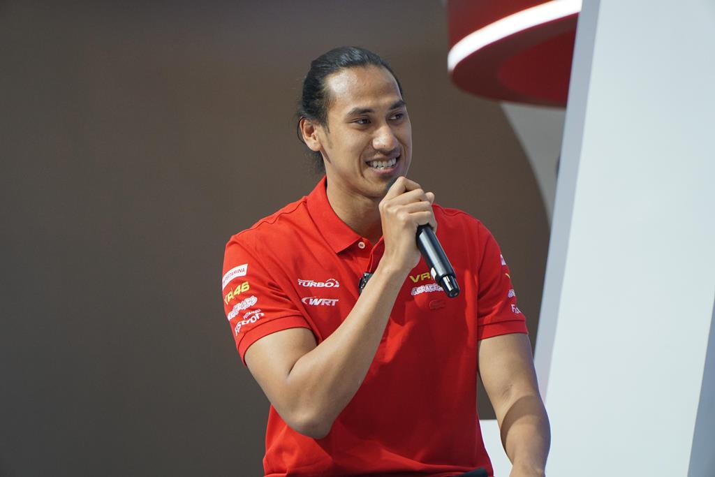 Sean Gelael Ramaikan Booth Pertamina di GIIAS 2024