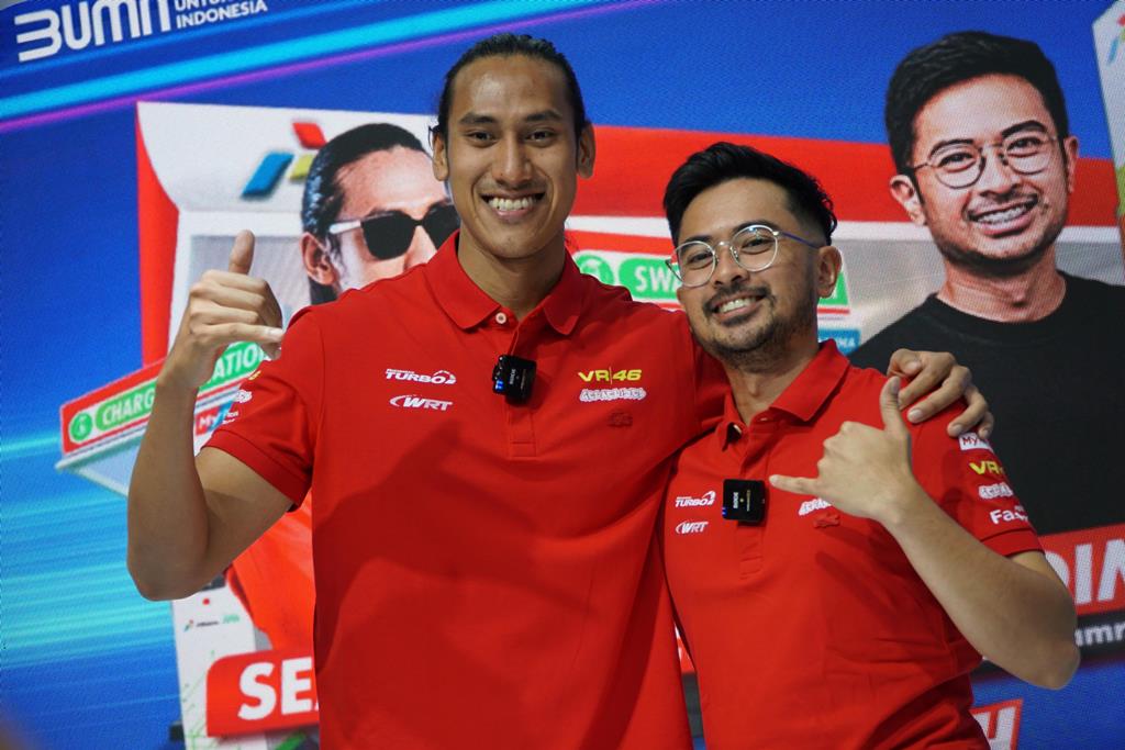 Sean Gelael Ramaikan Booth Pertamina di GIIAS 2024